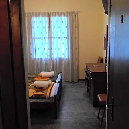 Kouros Hotell